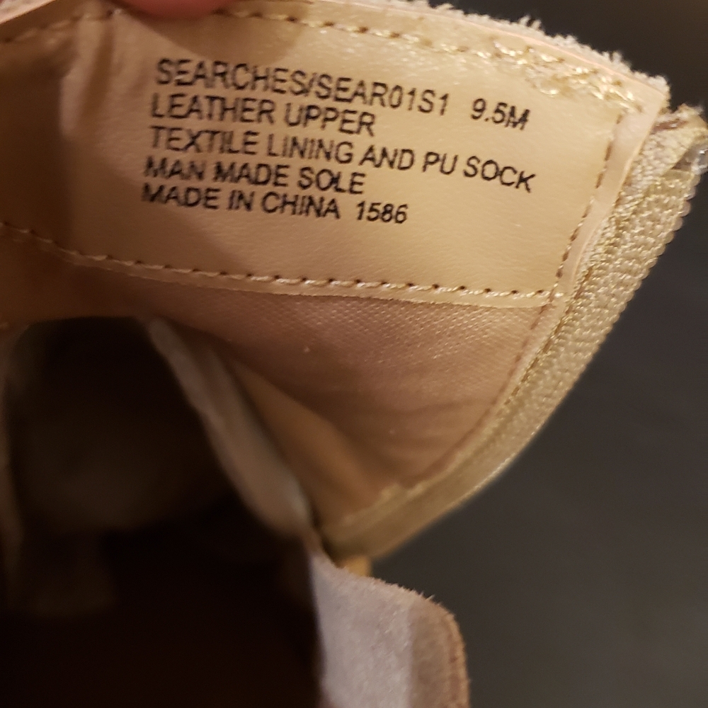 Steve Madden Women's Searches Chelsea suede Bootie  Sand Suede